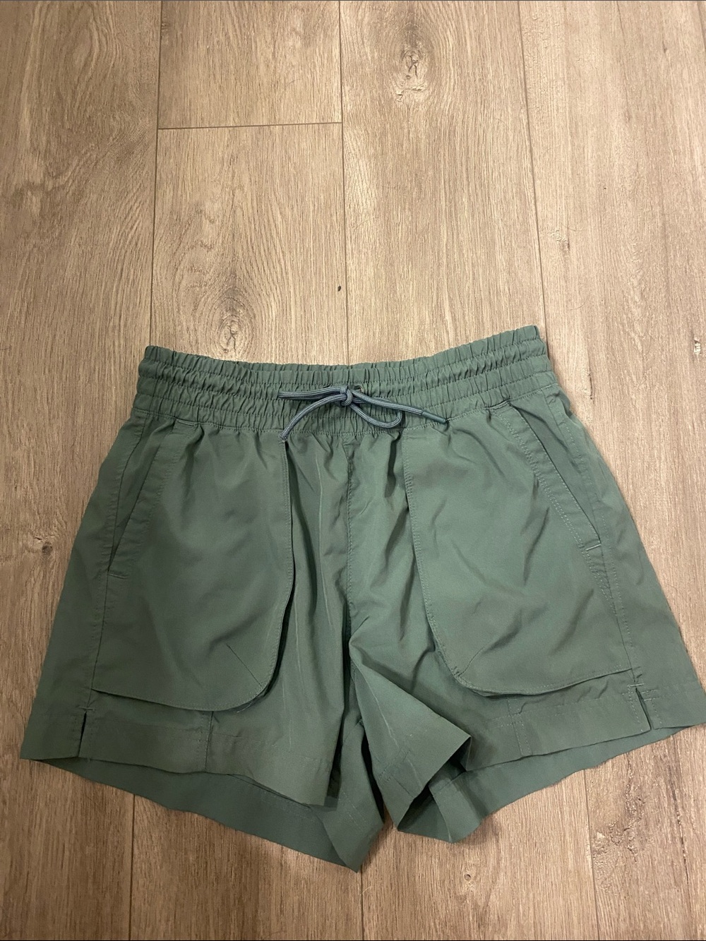 Old Navy Stretch Tech Women’s shorts